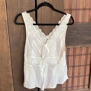 Lace Trim Cream Sleeveless Top